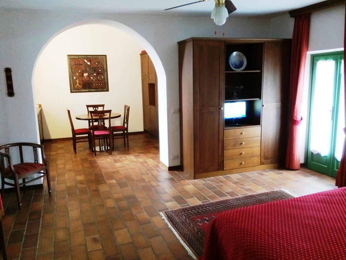 Casa Violetta B&B Agrate Conturbia Bagian luar foto